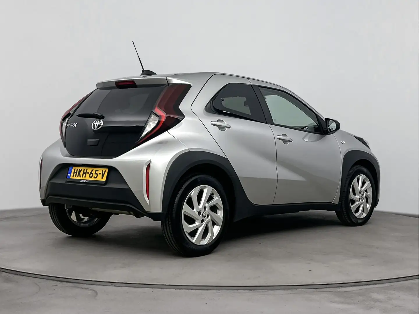 Toyota Aygo X 1.0 VVT-i MT Pulse | Cruise Control Adaptief | Lm Grijs - 2