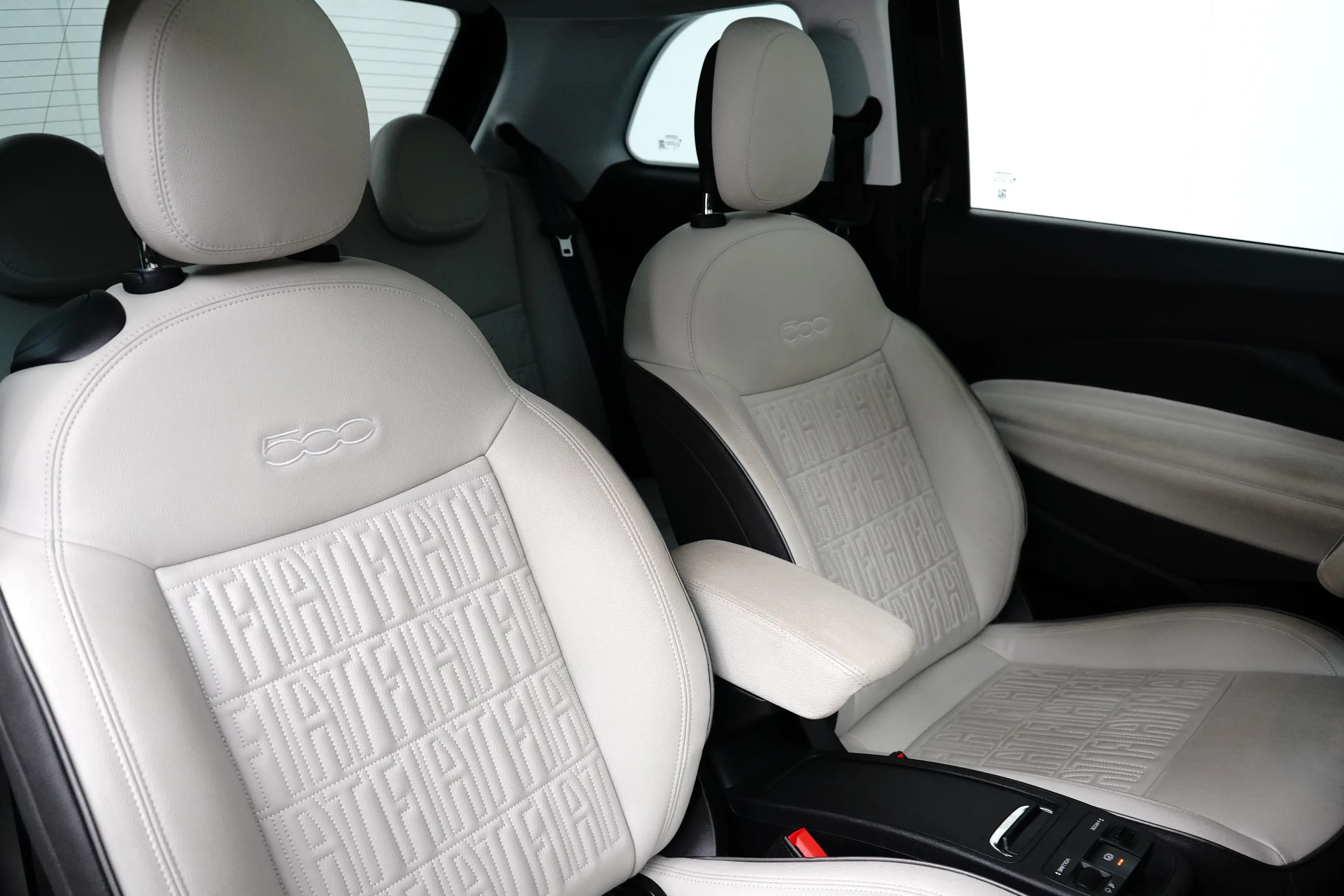 Fiat 500 La Prima By Bocelli 42 kWh SOH 95% | Carplay | Pan — photo 6