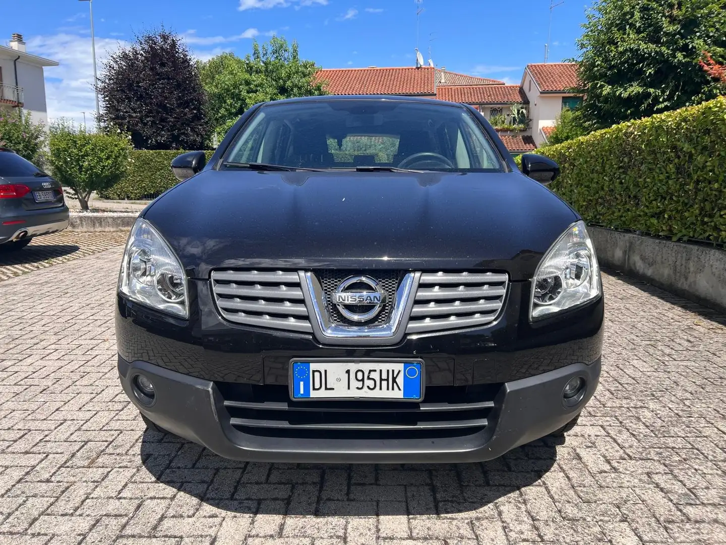 Nissan Qashqai Qashqai 1.6 Tekna Schwarz - 2
