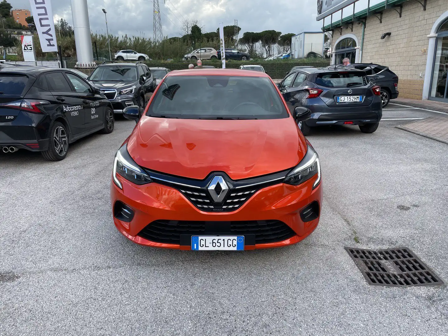 Renault Clio Hybrid E-Tech 145 CV 5 porte Techno Arancione - 2