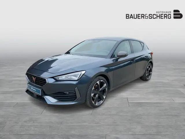 CUPRA Leon 1.5TSI ACT CARBON NAVI PARKLENK V+H KAMERA KESSY S