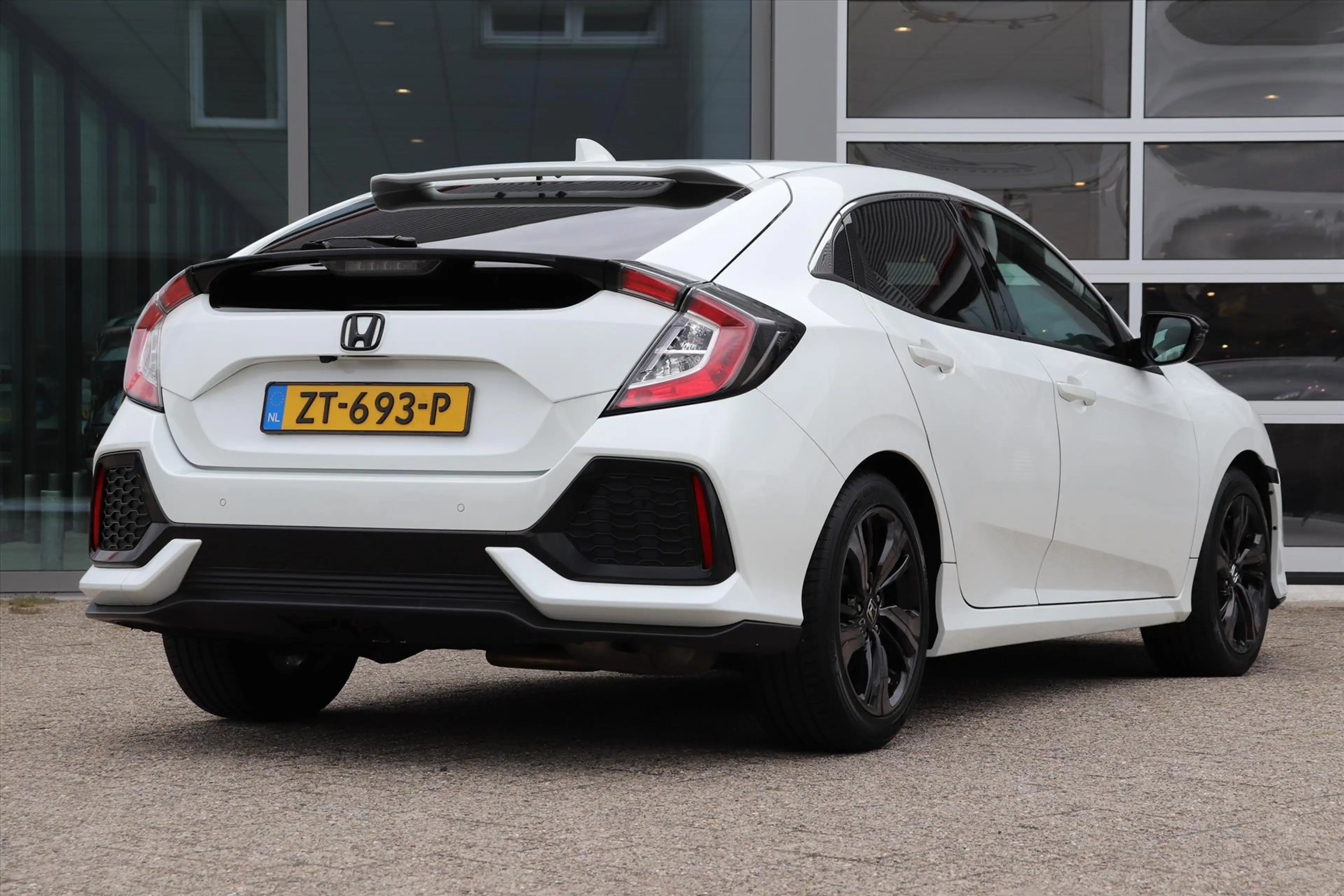 Honda Civic 1.0 i-VTEC 129pk Elegance — photo 2
