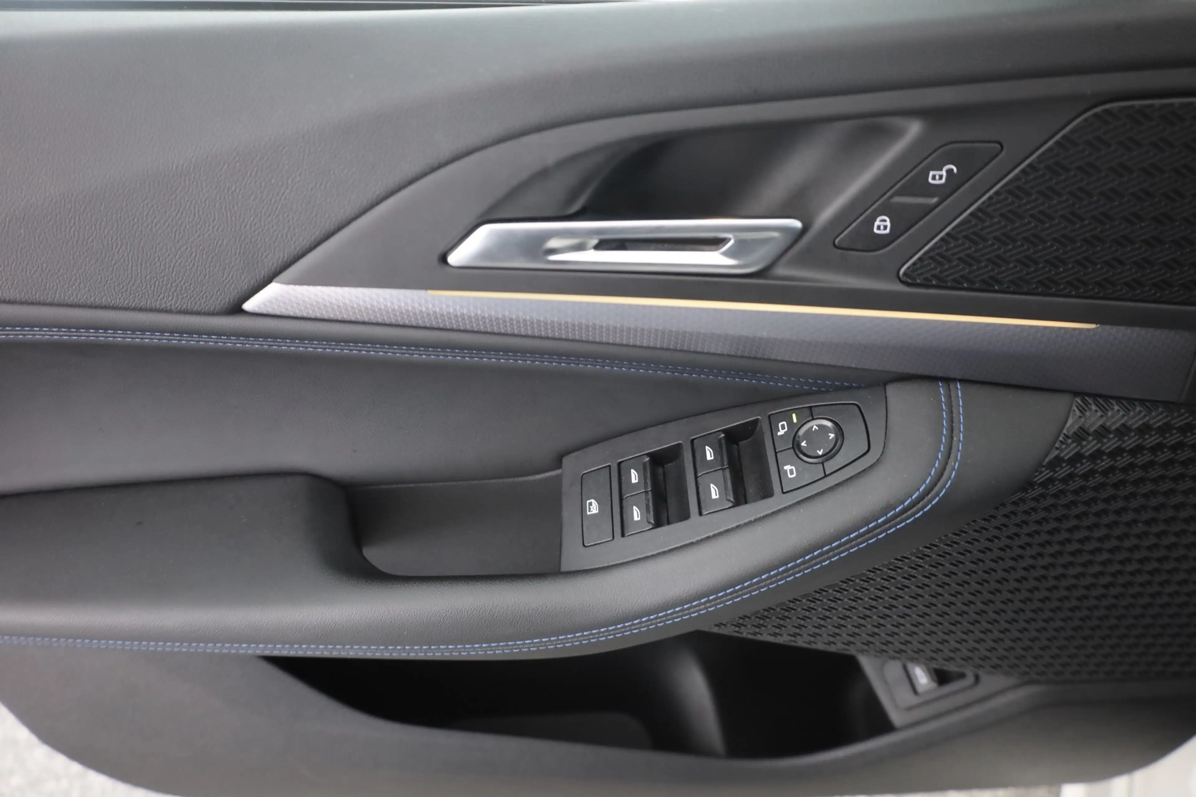 BMW 218 218i Acive Tourer M Sport LED Navi Alcantara DAB — photo 19