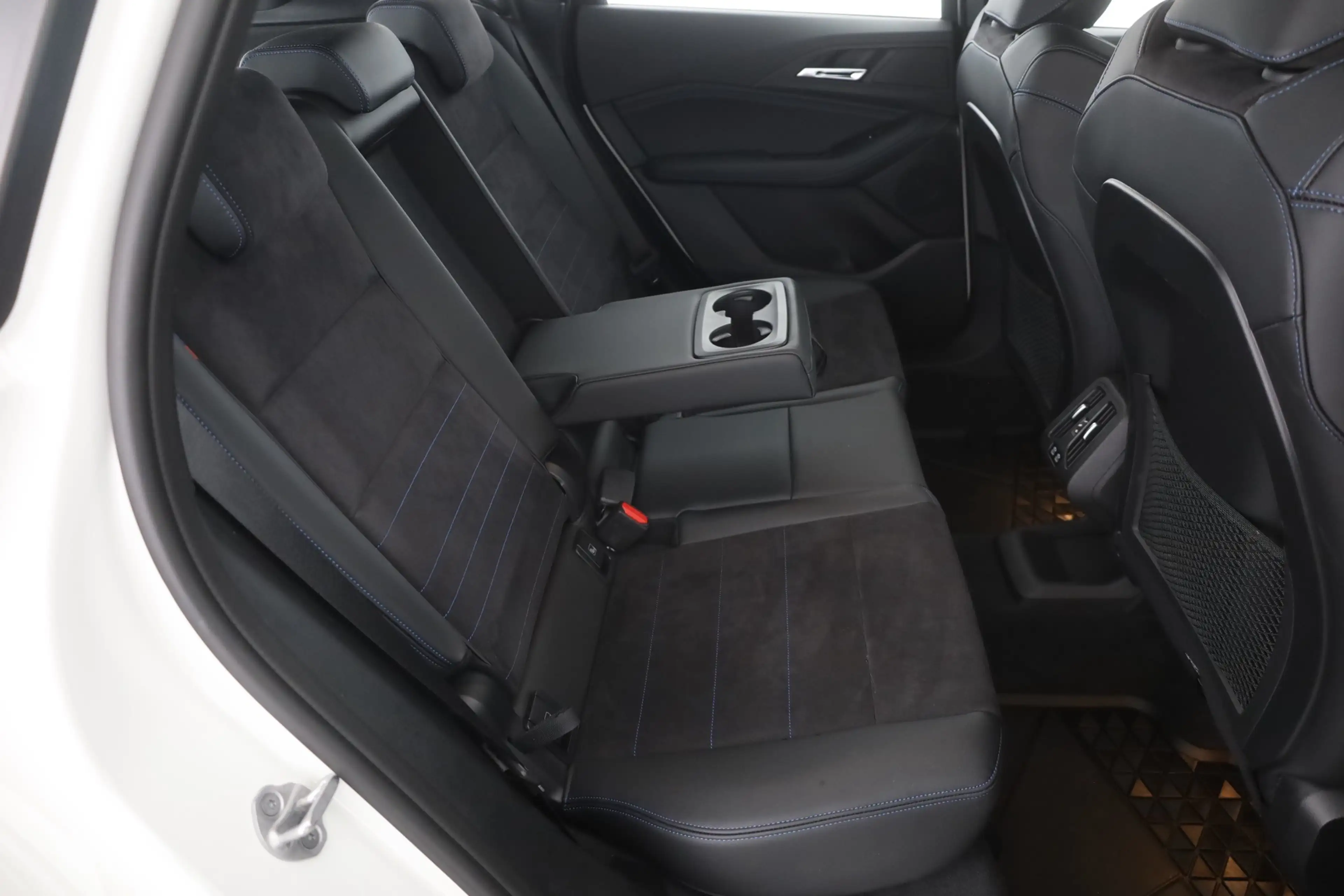 BMW 218 218i Acive Tourer M Sport LED Navi Alcantara DAB — photo 22