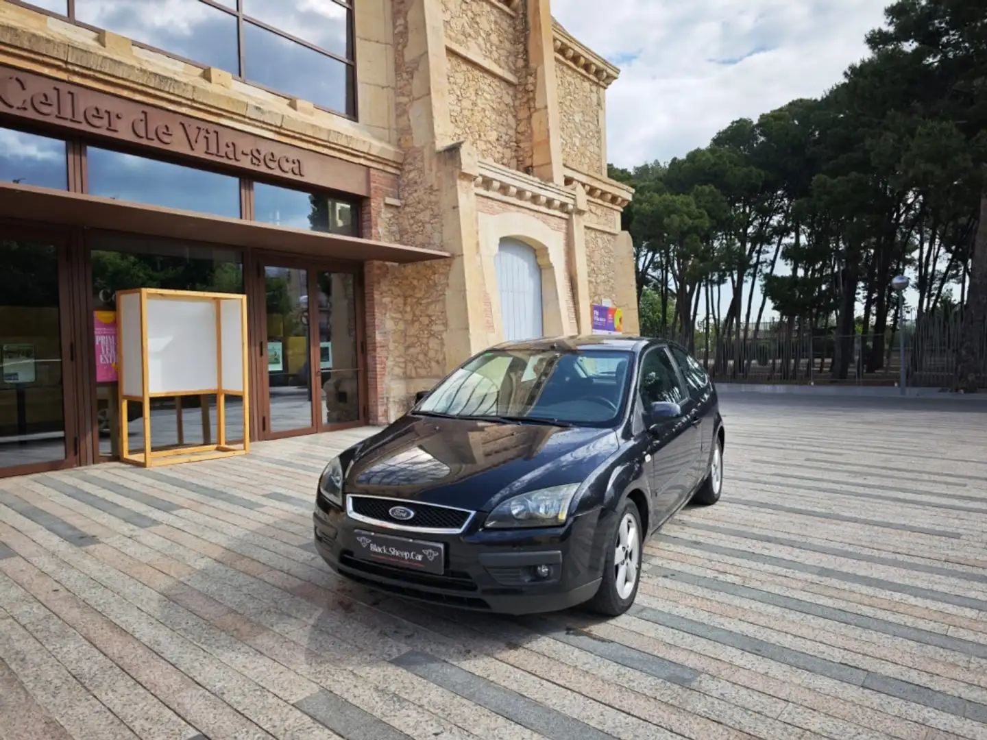 Ford Focus 1.8TDCi Trend Latvala Schwarz - 1