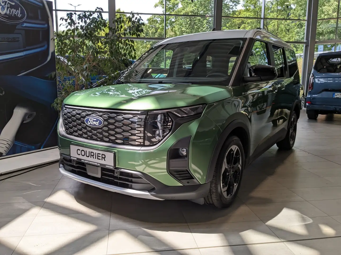 Ford Tourneo Courier BEV 100 kW Actice Yeşil - 2