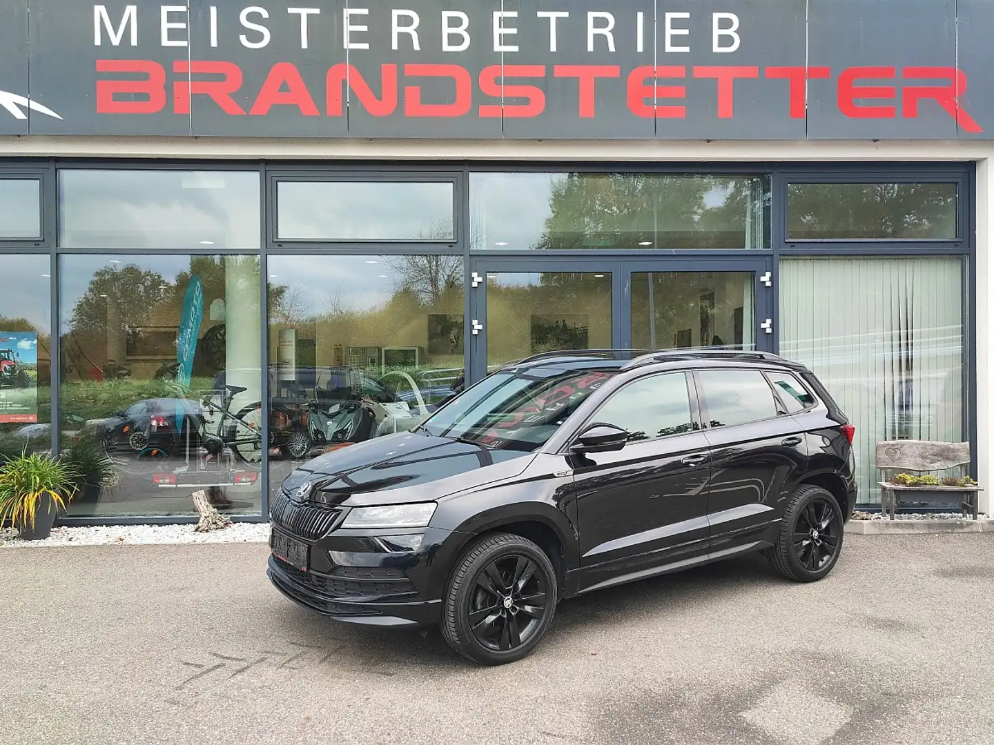 Skoda Karoq 1,5 TSI Sportline DSG Schwarz - 1