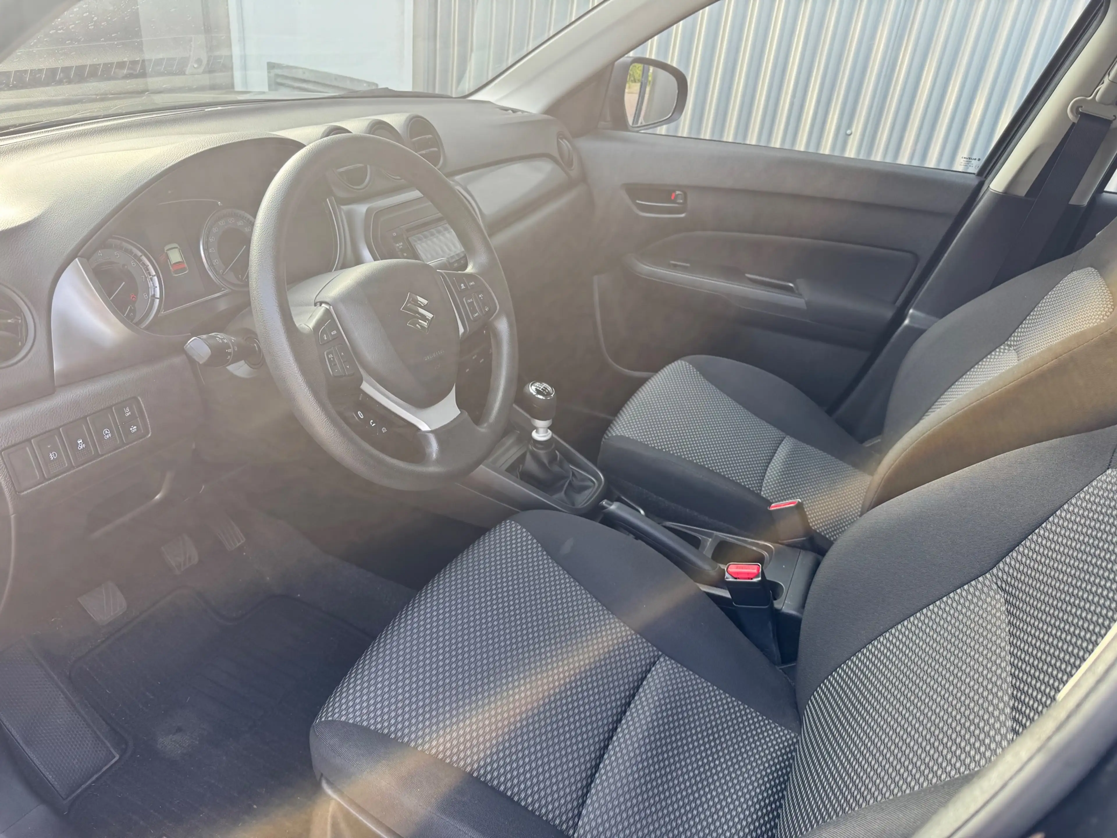 Suzuki Vitara 1.4 Boosterjet Comfort Smart Hybrid AIRCO / CRUISE — photo 10