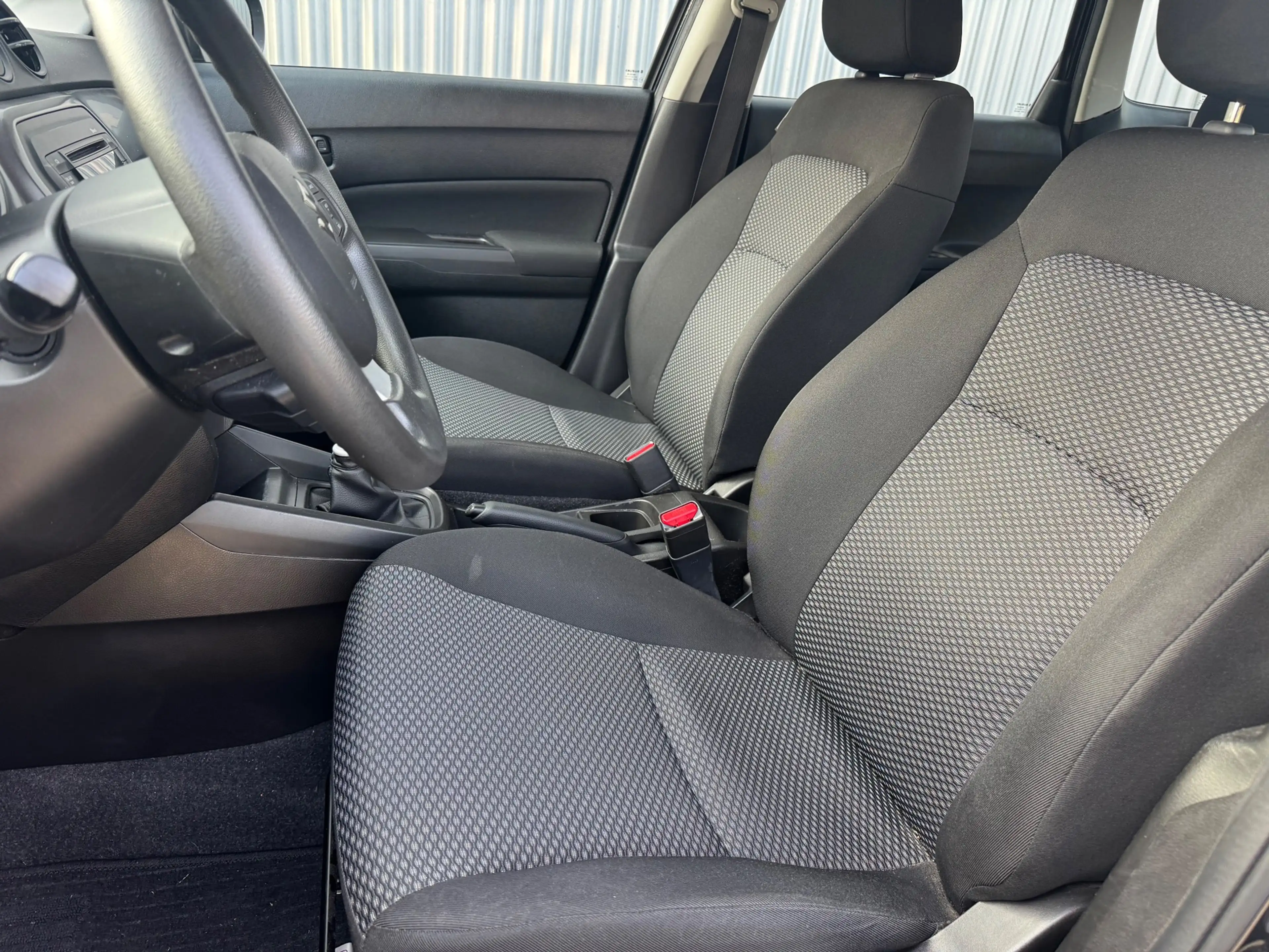Suzuki Vitara 1.4 Boosterjet Comfort Smart Hybrid AIRCO / CRUISE — photo 11