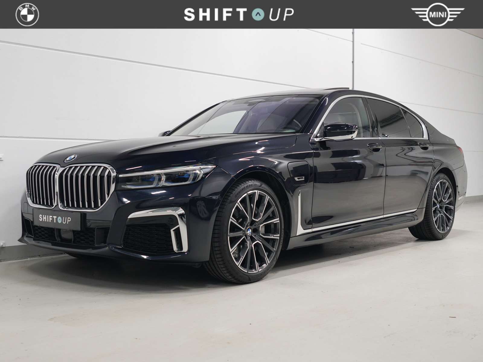 BMW 745