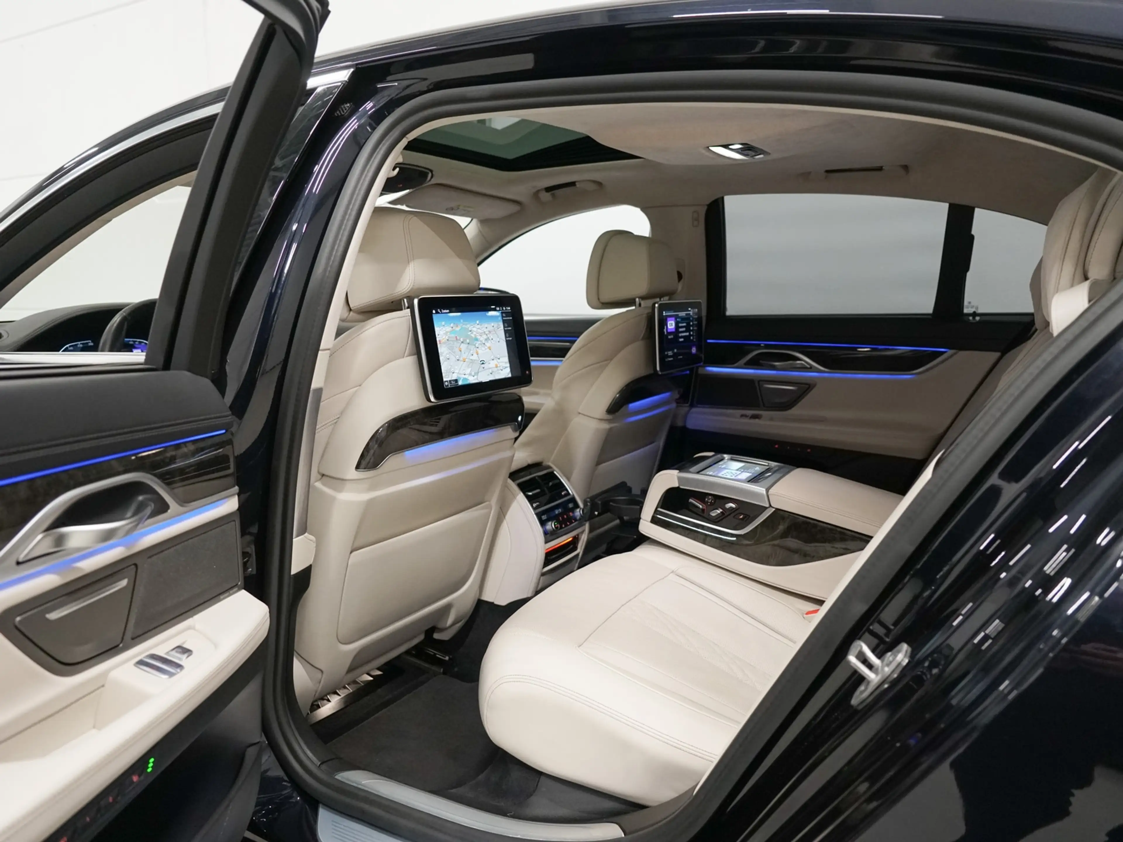 BMW 745 7-serie 745e M-Sport | Massage | TV | CoPilot — photo 37