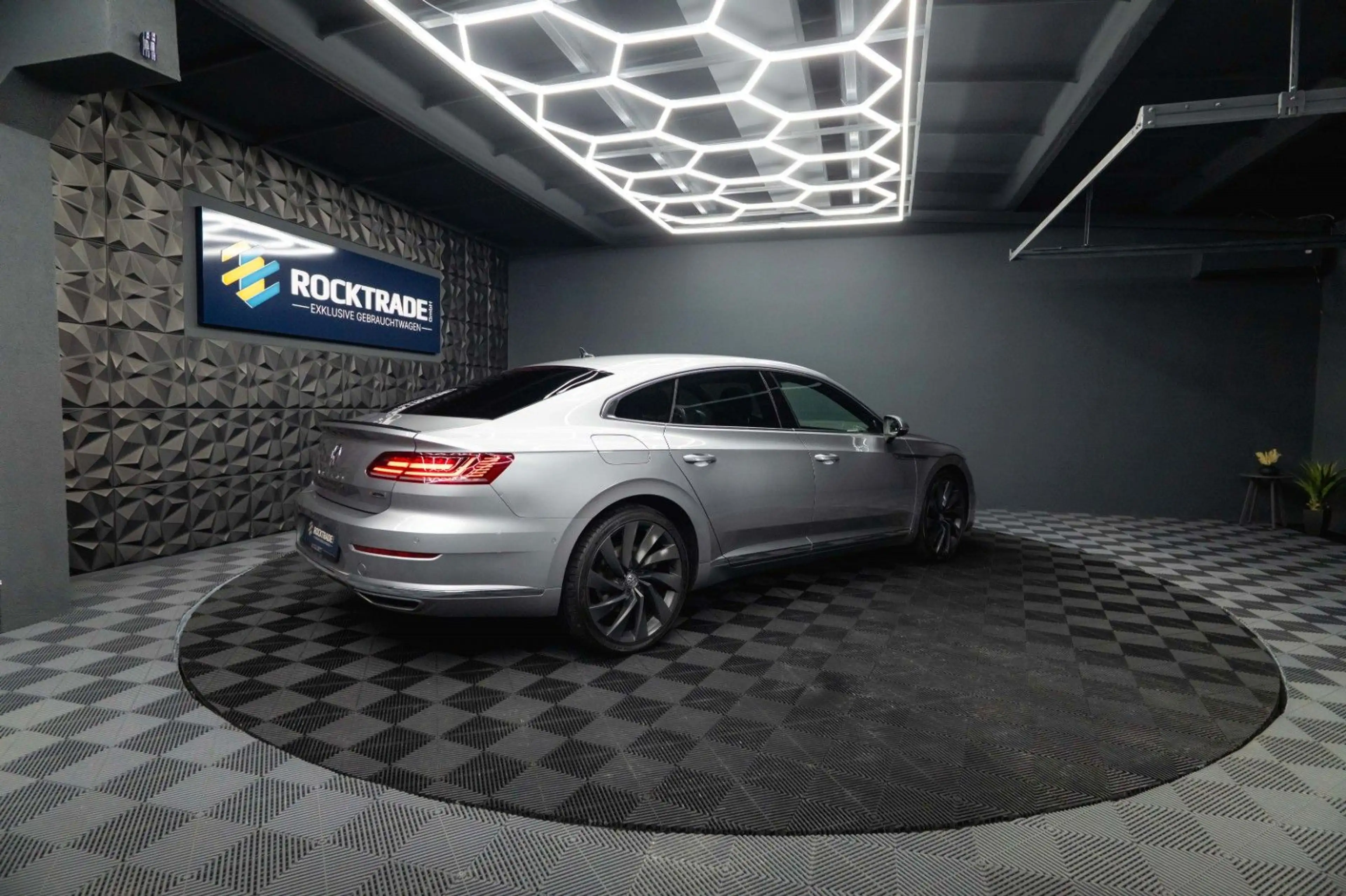 Volkswagen Arteon R-Line+ 4Motion | ACC | Massage | LED — photo 9