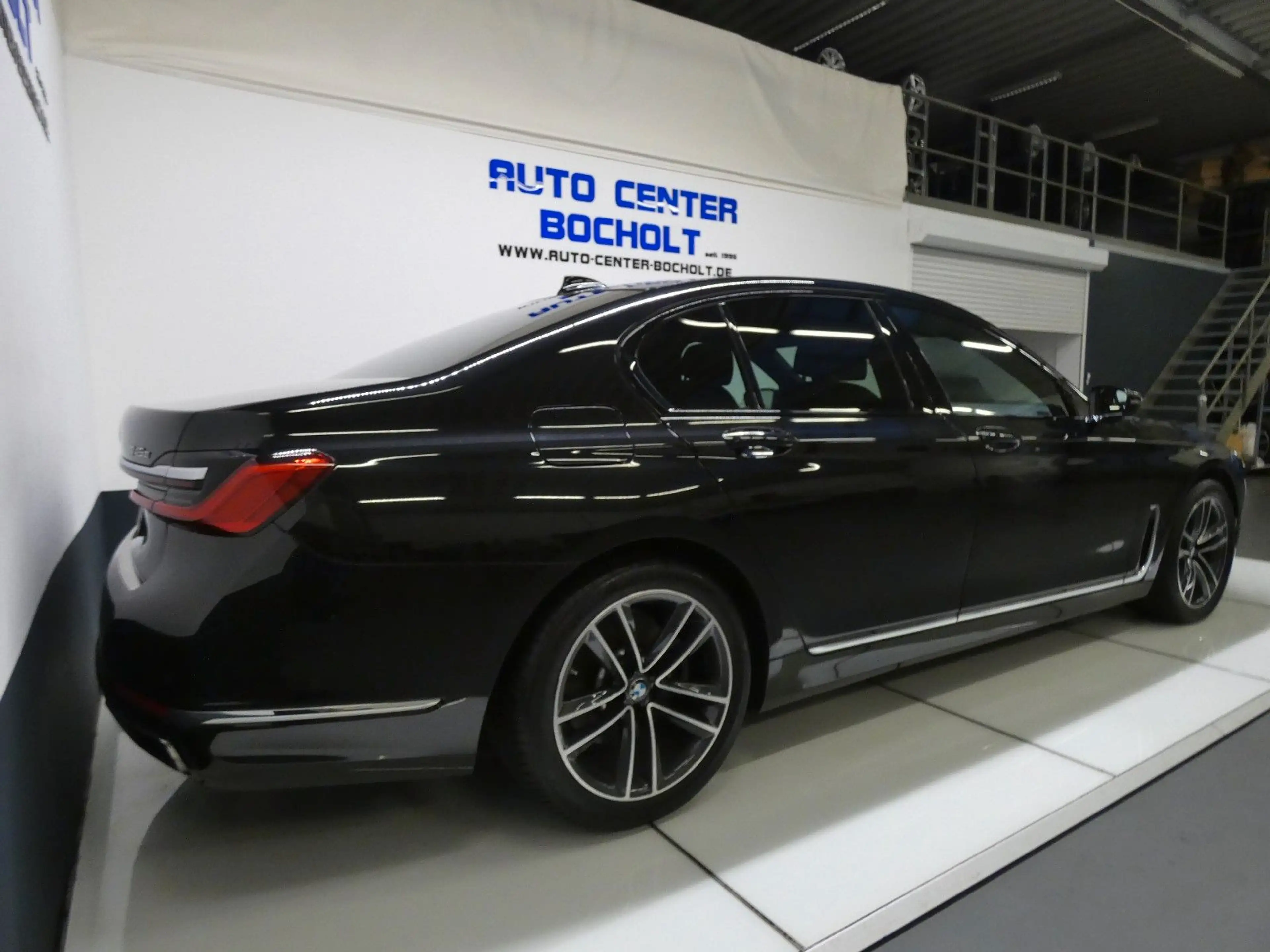 BMW 745 e*HUD*TV-Plus*Laserlicht*Live Cockpit*GSD — photo 11