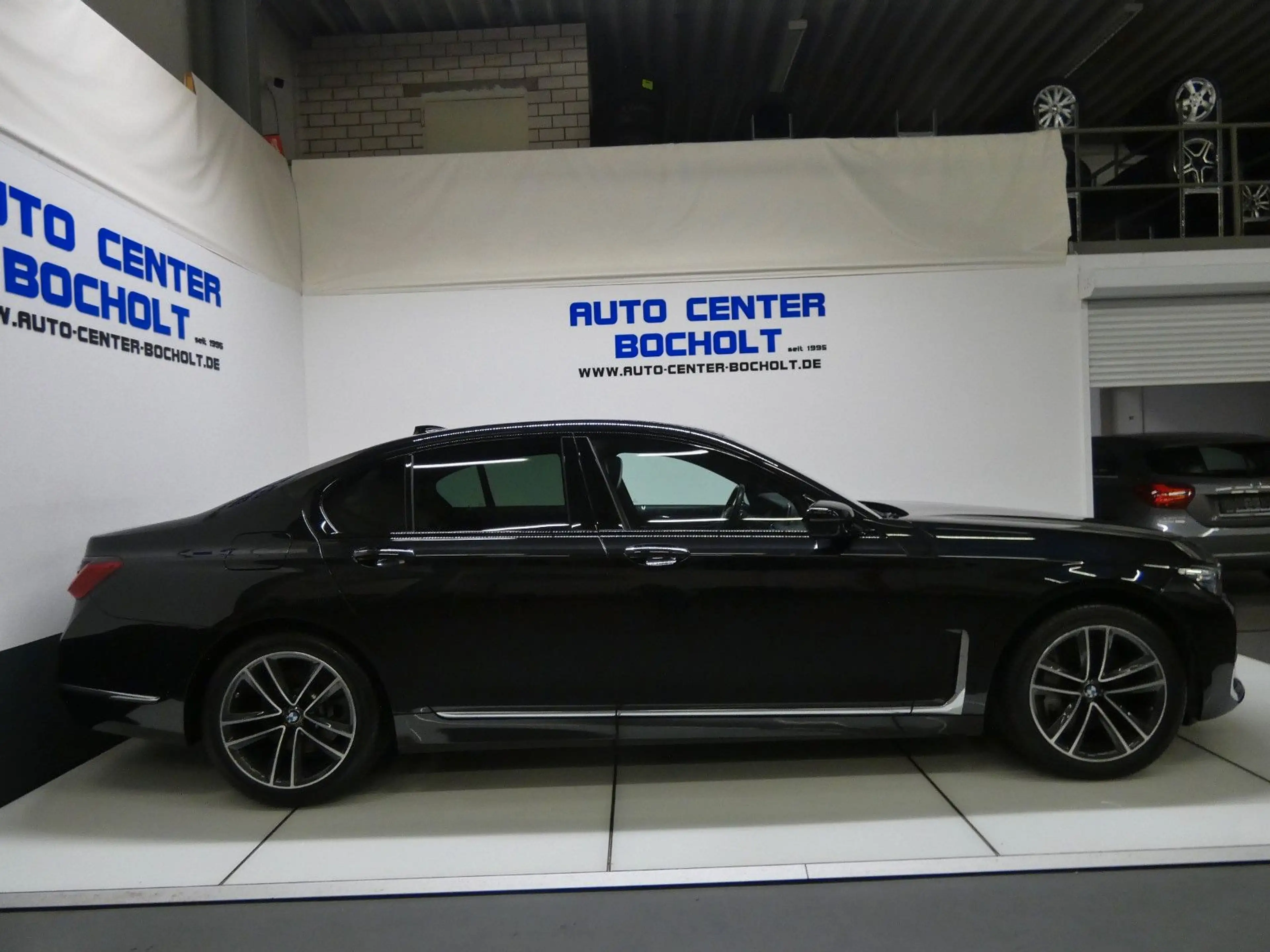 BMW 745 e*HUD*TV-Plus*Laserlicht*Live Cockpit*GSD — photo 7