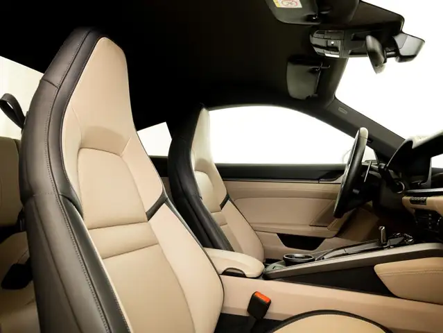 Porsche 911 view 14