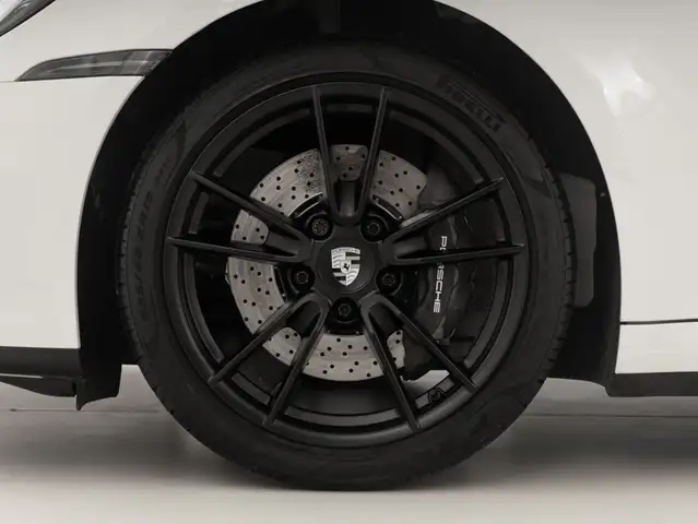 Porsche 911 view 9