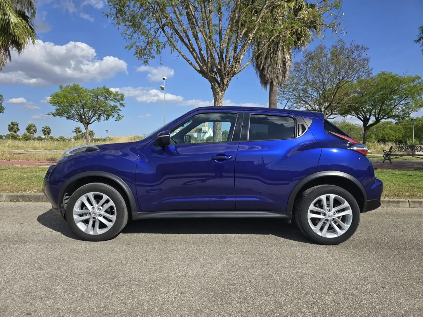 Nissan Juke 1.5dCi Acenta 4x2 Фиолетовый - 2