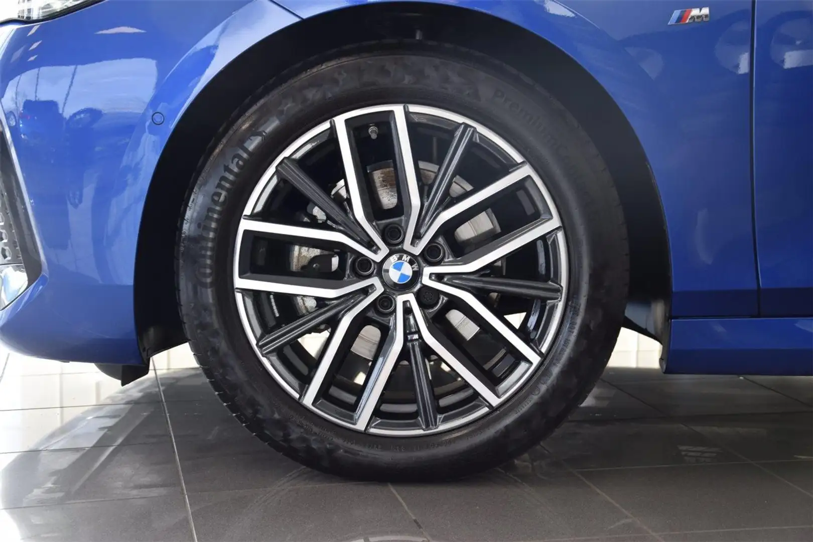 BMW 220 i Active Tourer Blau - 2