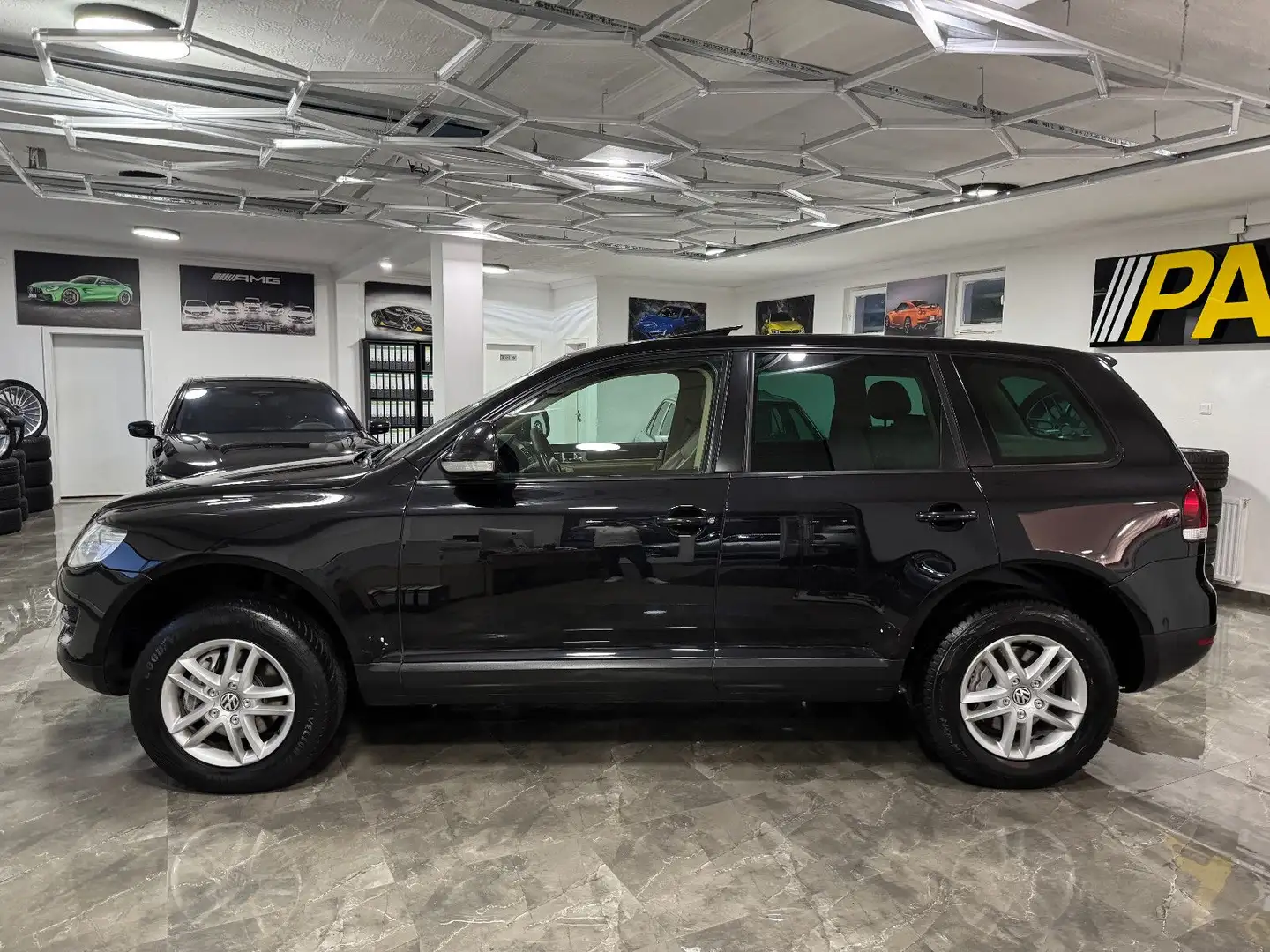 Volkswagen Touareg 3.0 TDI / Navi Schiebedach Xenon AHK Negro - 2