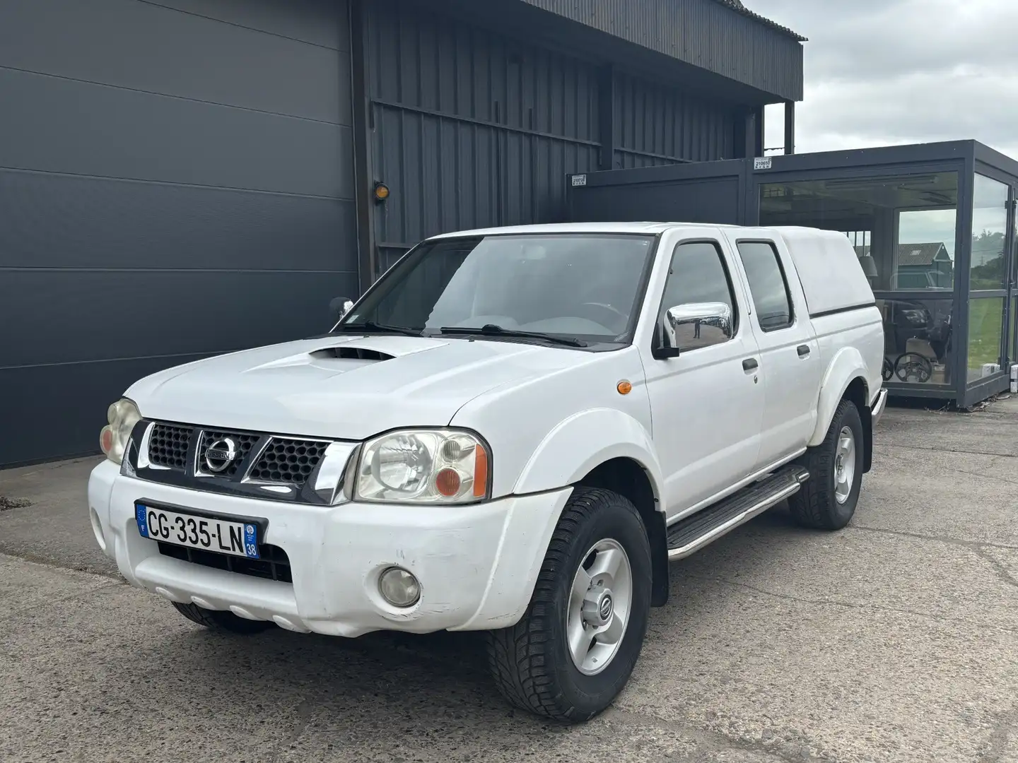 Nissan Pick Up DBLE 2.5 DI DOUBLE CAB 4x4 Alb - 2