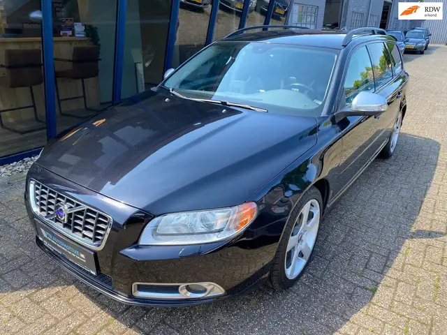 Volvo V70 2.5T R-Design LEER / NAVI / YOUNGTIMER