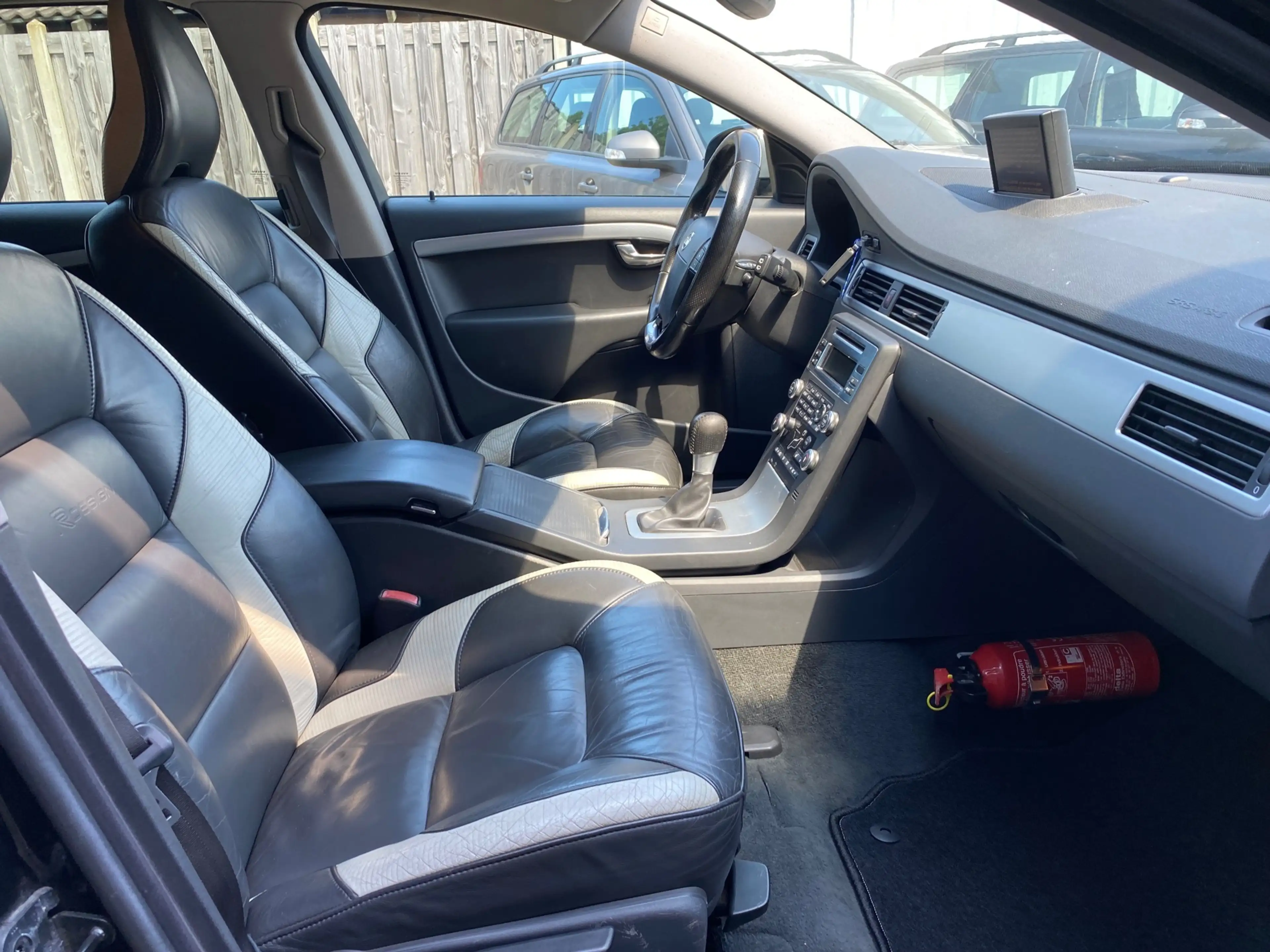 Volvo V70 2.5T R-Design LEER / NAVI / YOUNGTIMER — photo 8