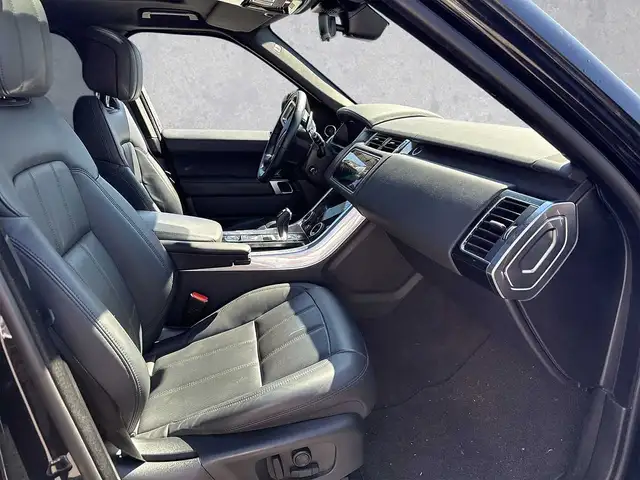 Land Rover Range Rover Sport view 3