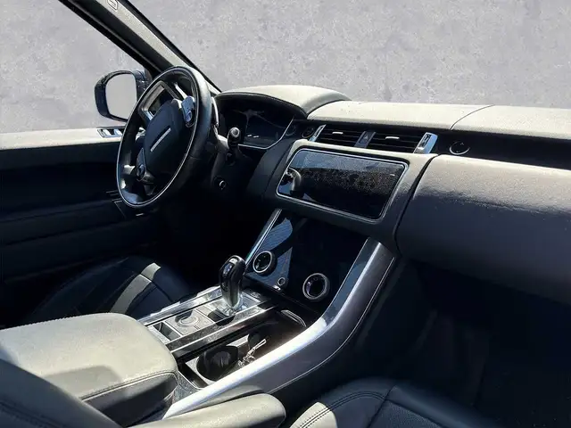 Land Rover Range Rover Sport view 4