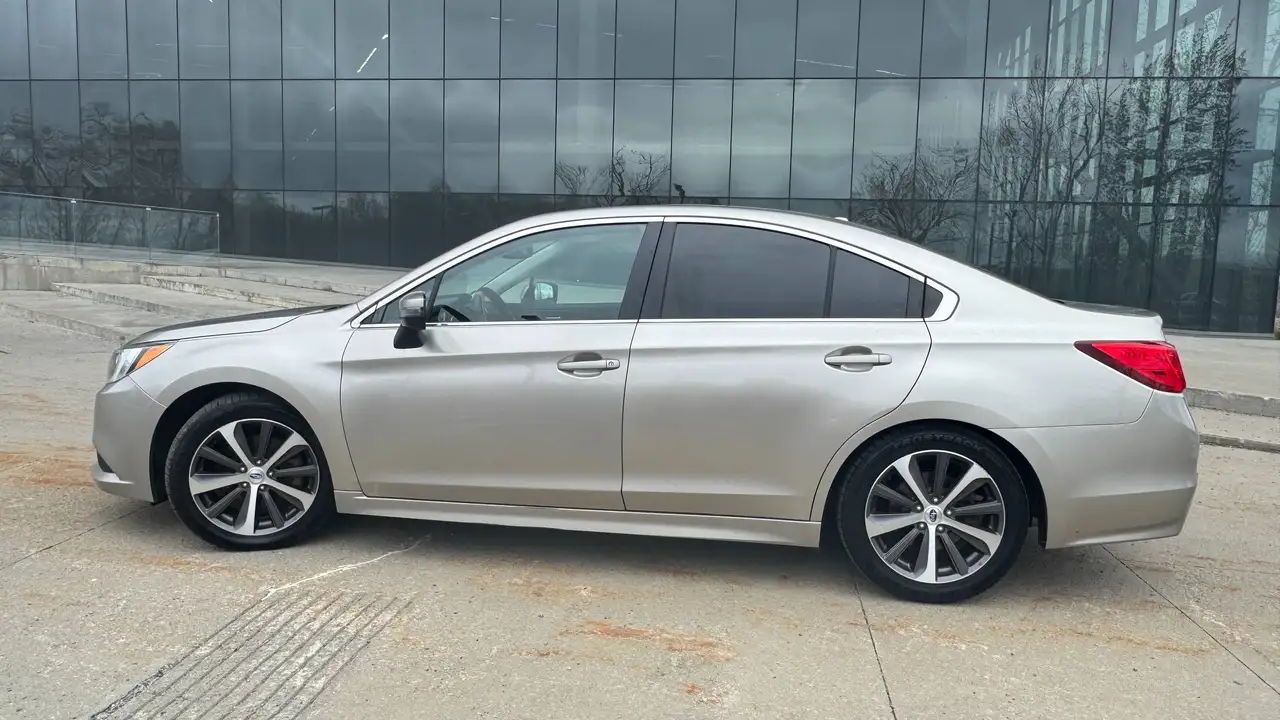 Subaru Legacy снимка Subaru Legacy