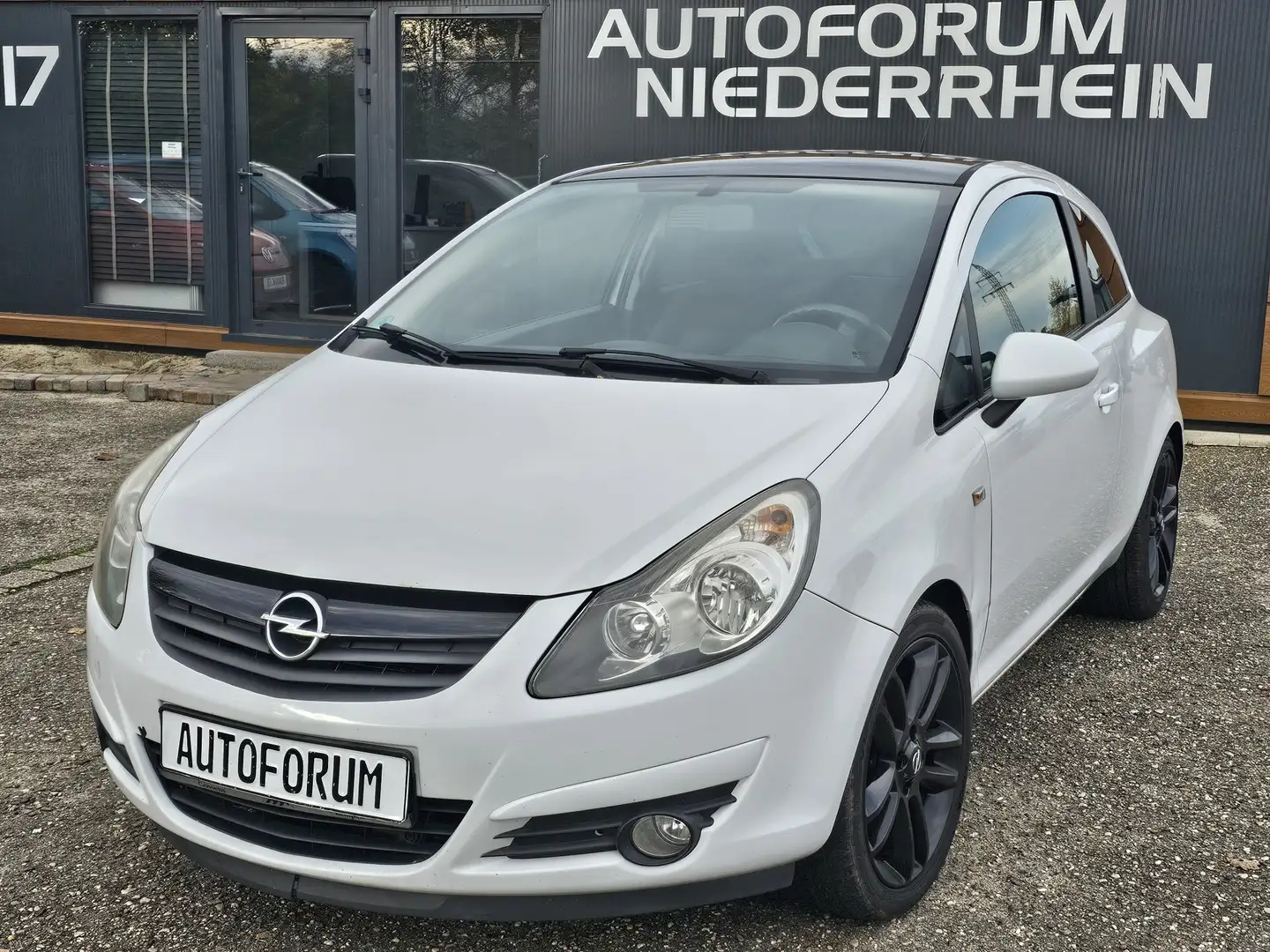 Opel Corsa Color Edition 1.4 Weiß - 2
