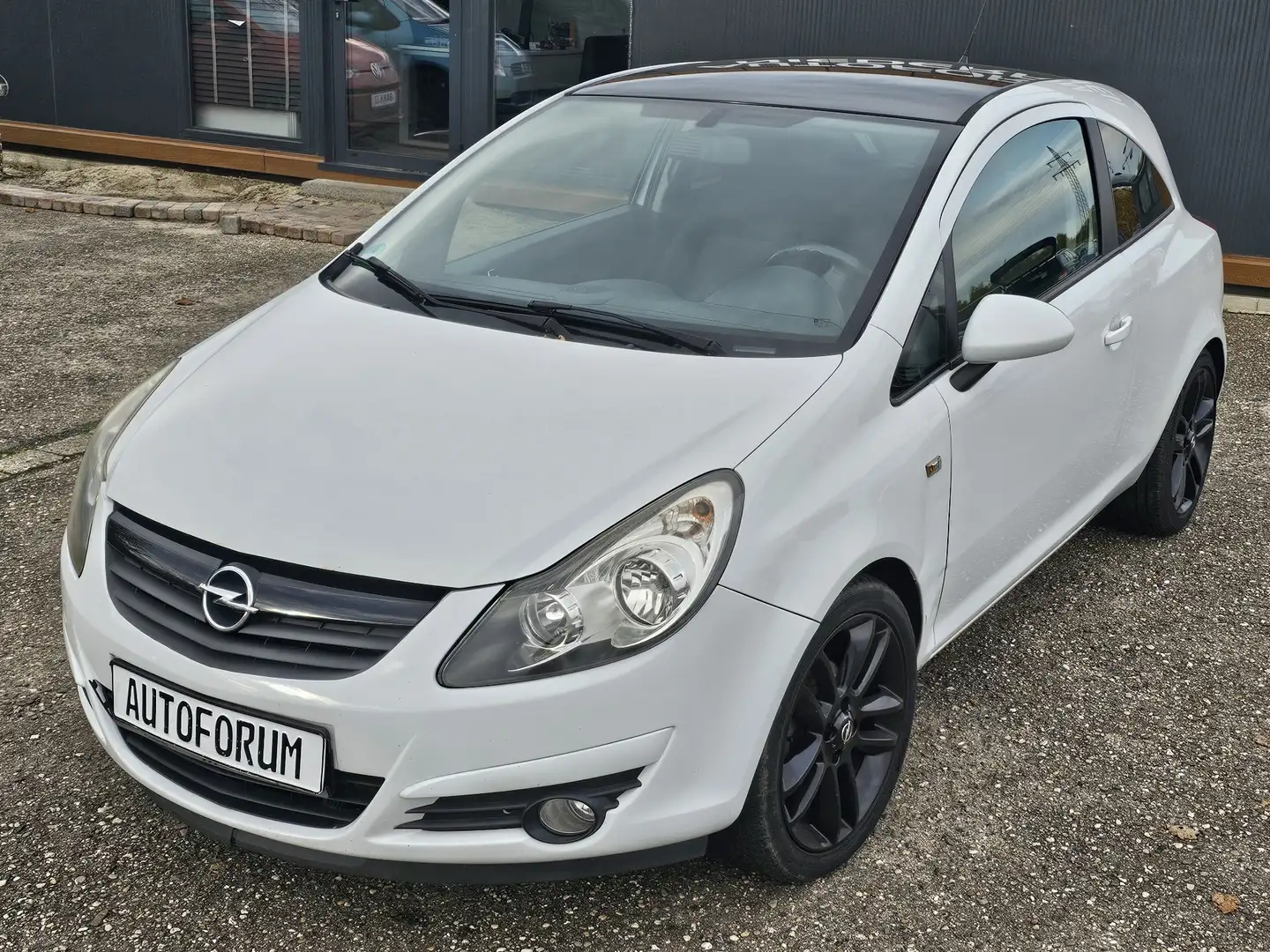 Opel Corsa Color Edition 1.4 Weiß - 1