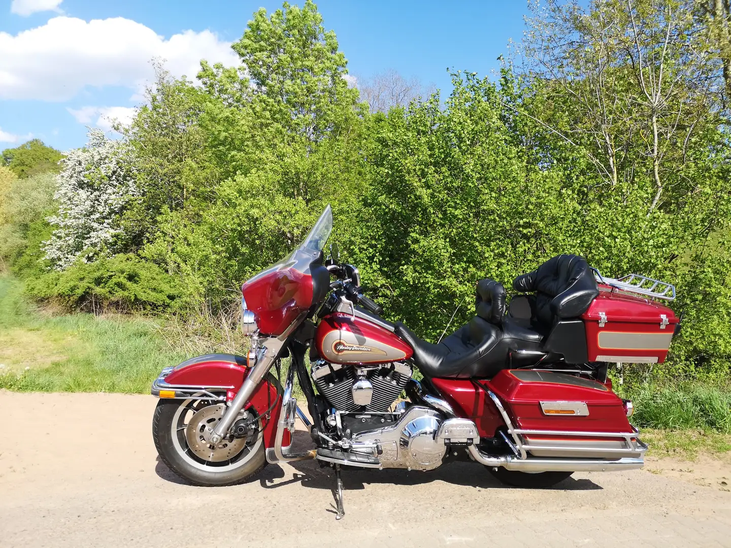 Harley-Davidson Electra Glide FLT bis 27.07.25 Czerwony - 1