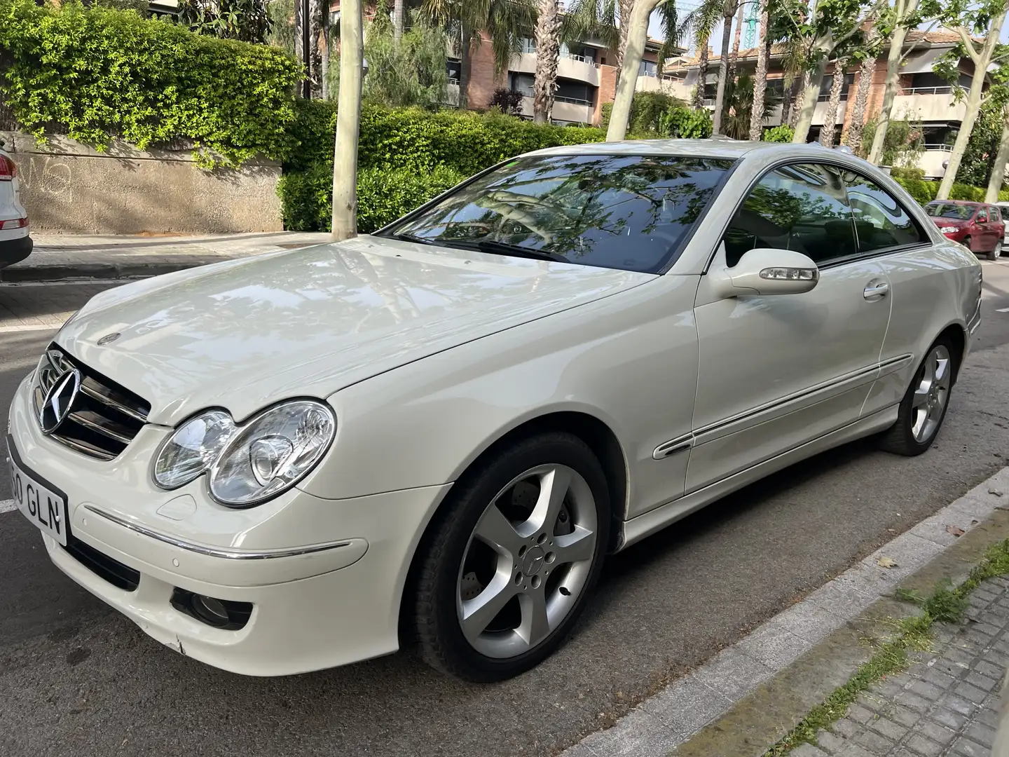 Mercedes-Benz CLK 220 Coupe CDI Automatik Avantgarde DPF Alb - 2