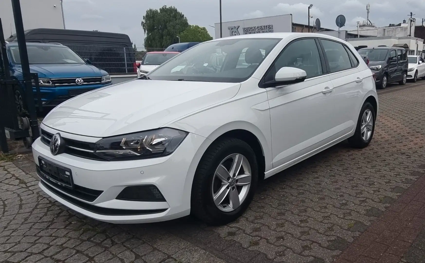 Volkswagen Polo VI Comfortline-ABSTANDSTEMPOMAT-LEDER-NAVI- Blanc - 1