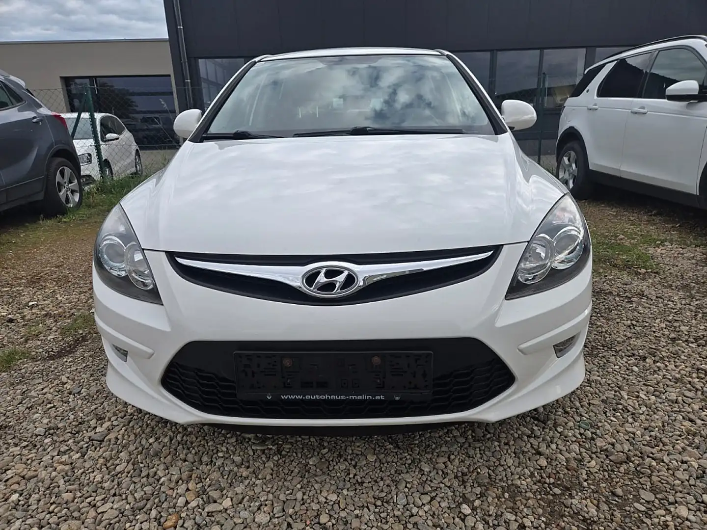 Hyundai i30 1.6CRDI Cool Weiß - 2