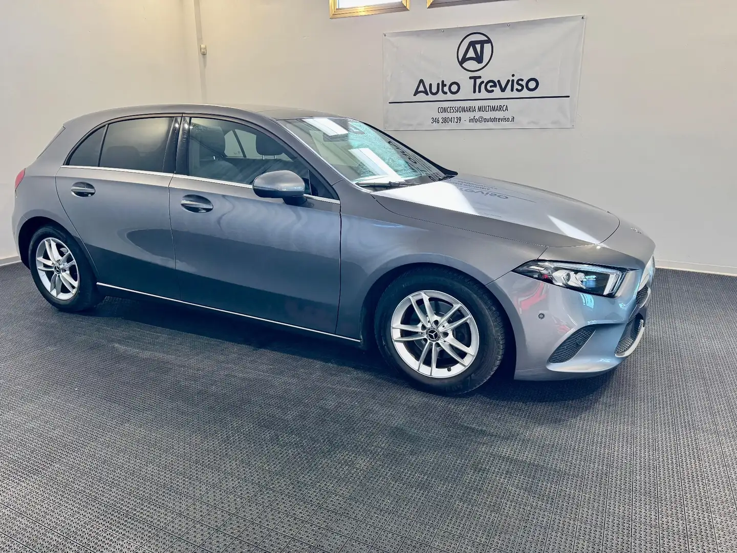 Mercedes-Benz A 180 A 160 d Automatic Sport Grigio - 2