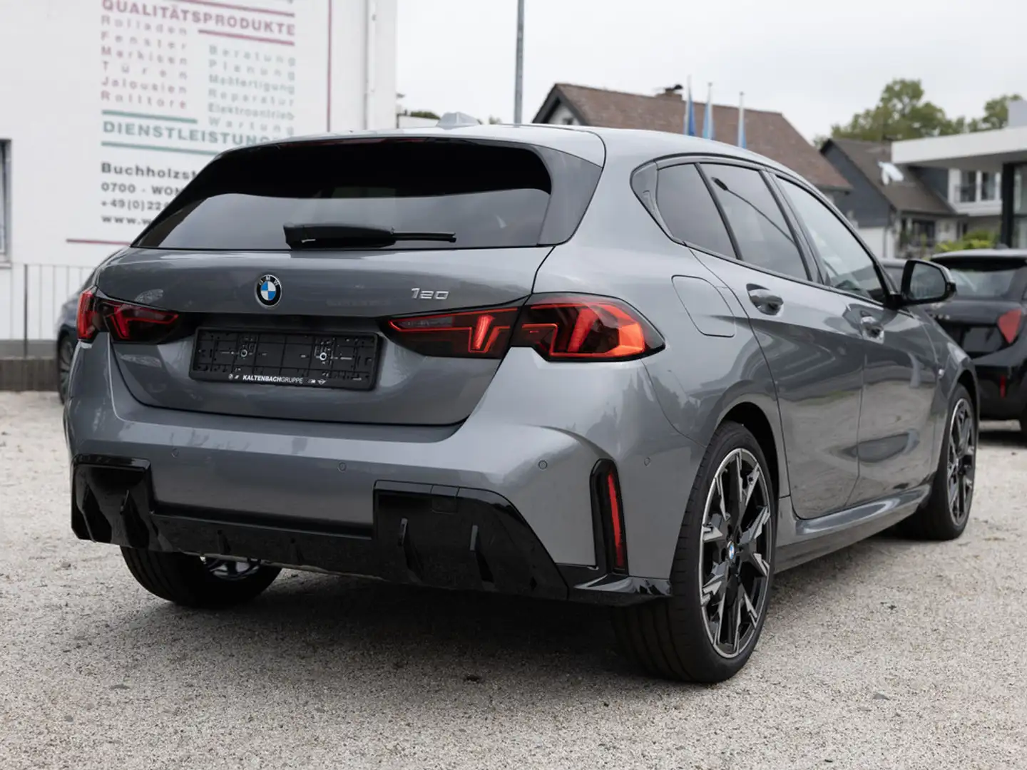 BMW 120 i M-Sport PDC SHZ KAMERA H/K NAVI LED AHK Gris - 2