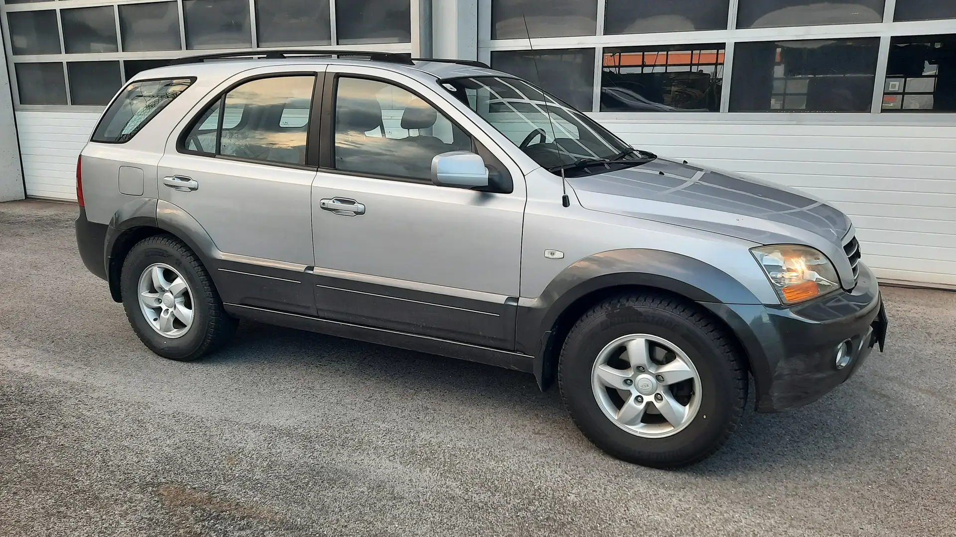 Kia Sorento 2,5 CRDi Motion Grau - 2