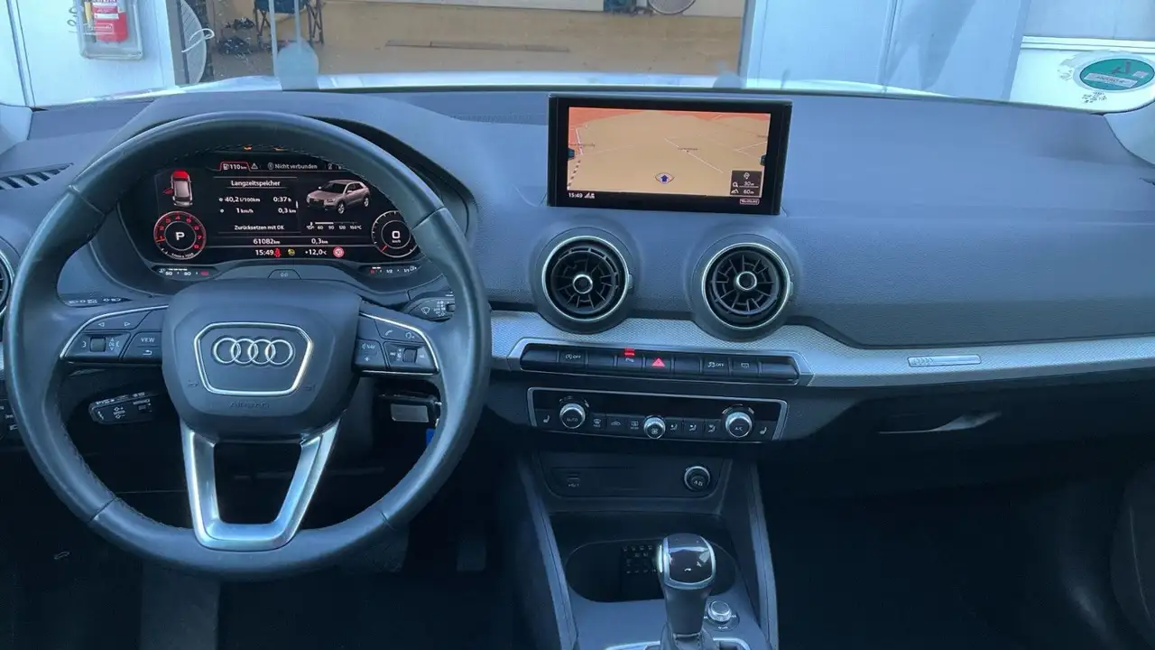Audi Q2 35 TFSI advanced Kamera*LED*Navi*Virtual*17 6