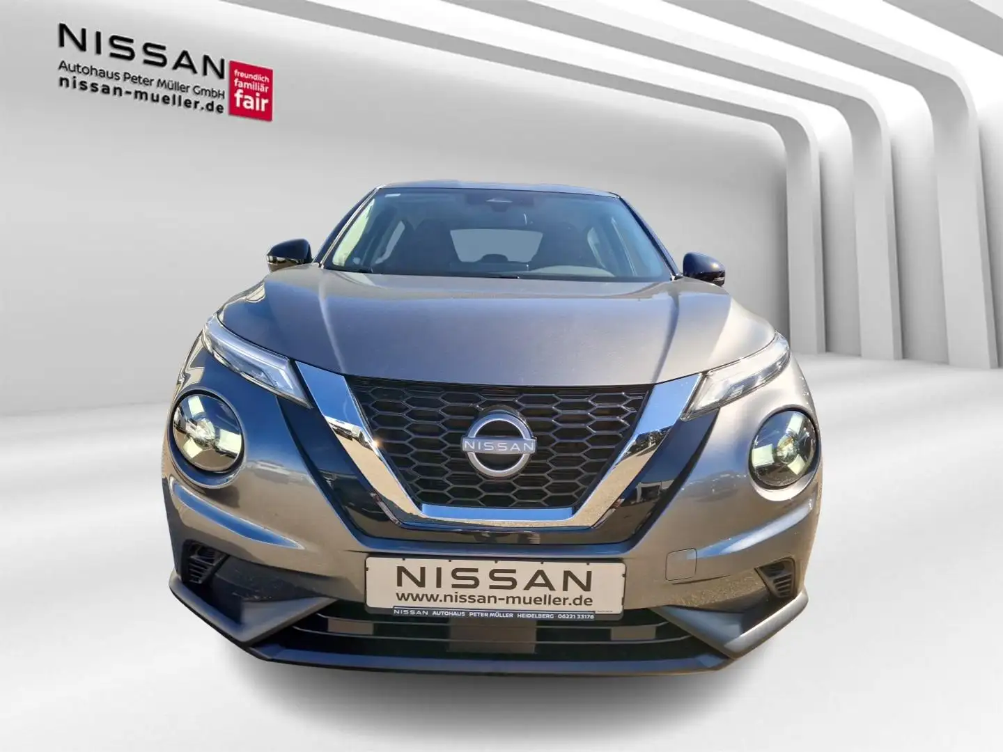 Nissan Juke 1.0 DIG-T 114PS 7DCT Acenta NC Komfort Grau - 2