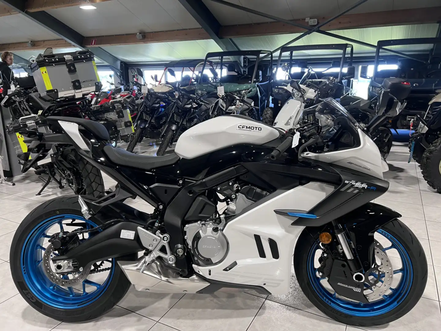 CFMOTO 675 SR-R Wit - 1