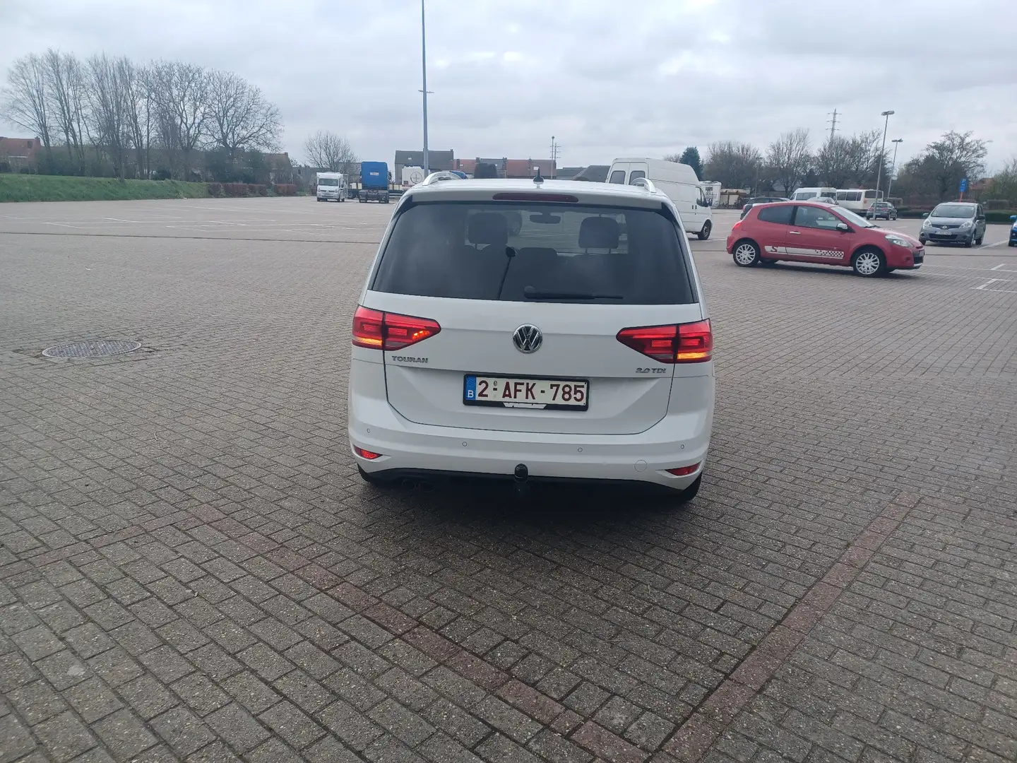 Volkswagen Touran 2.0 TDI SCR (BlueMotion Technology) DSG Comfortlin - 2