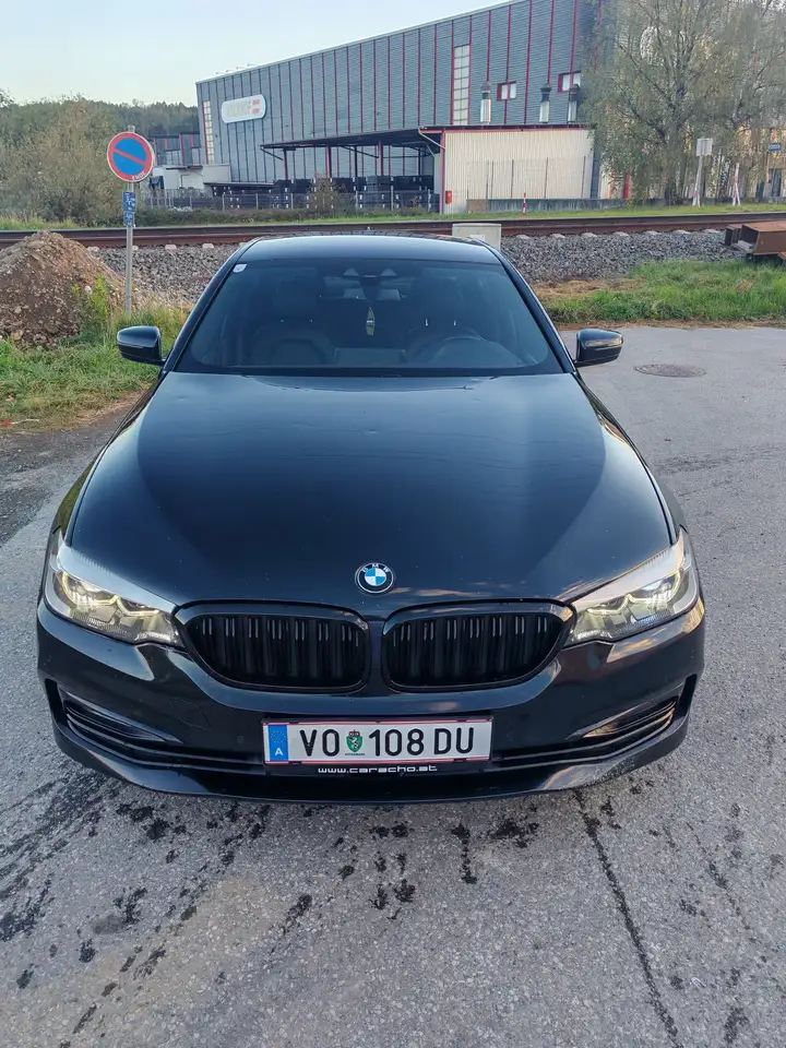 BMW 530 530d Aut. Sport Line — photo 1 of 10