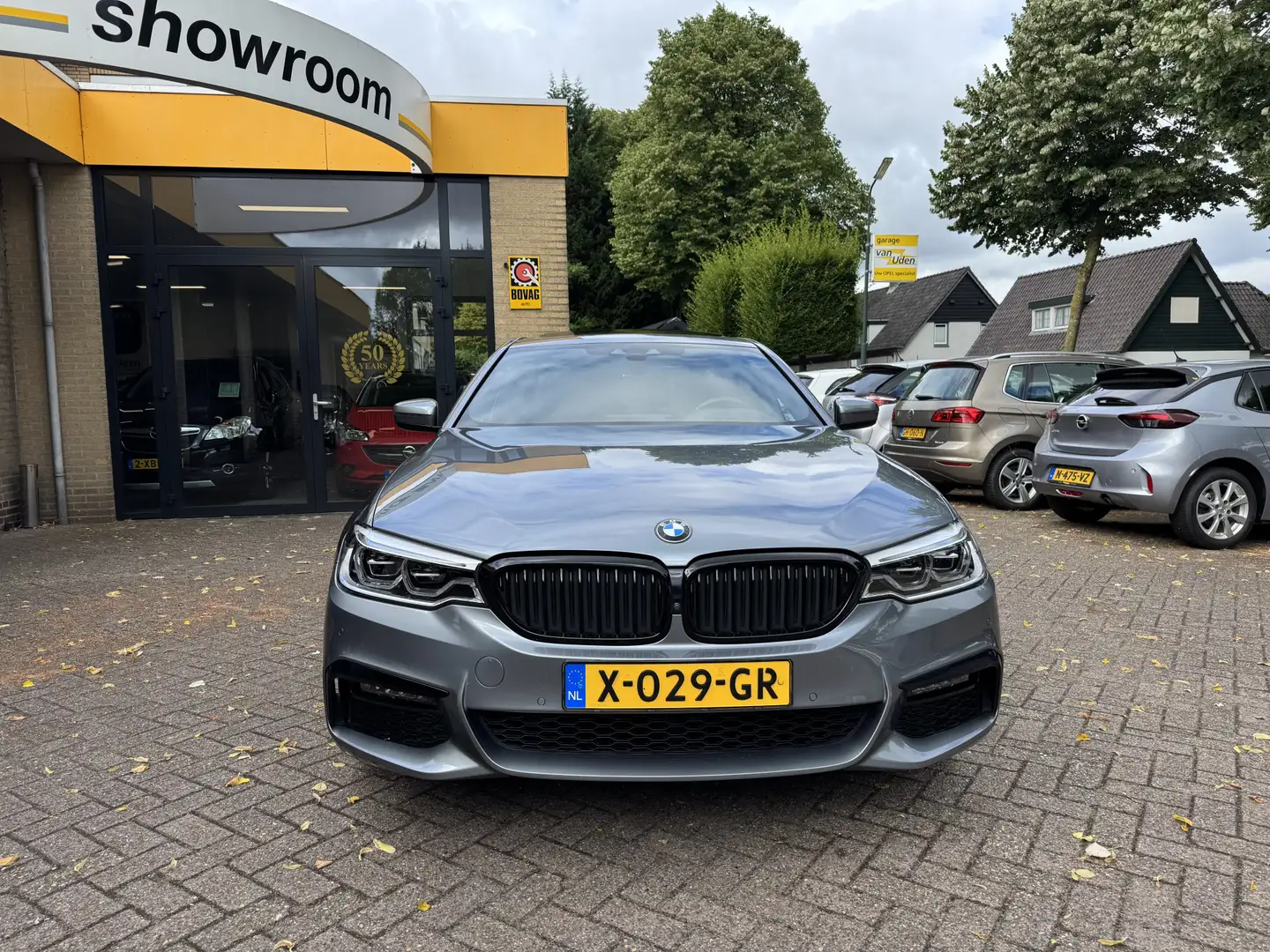 BMW 530 5-serie 530e xDrive M-Sport iPerformance High Exec Grijs - 2
