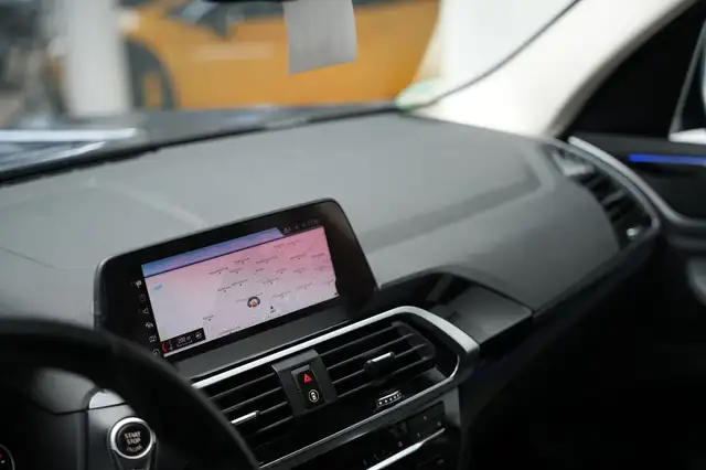 BMW X3 view 21