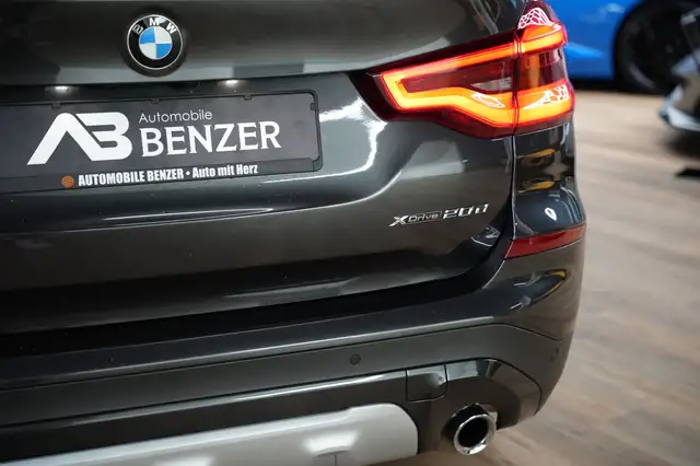 BMW X3 view 11