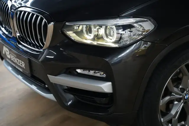 BMW X3 view 13