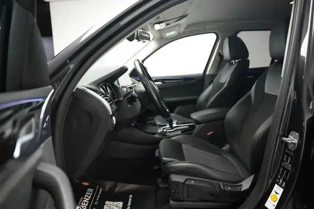BMW X3 view 18