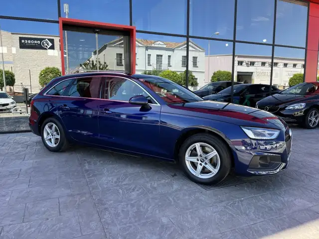Audi A4 view 5