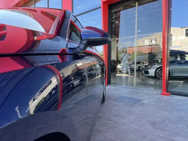 Audi A4 view 12